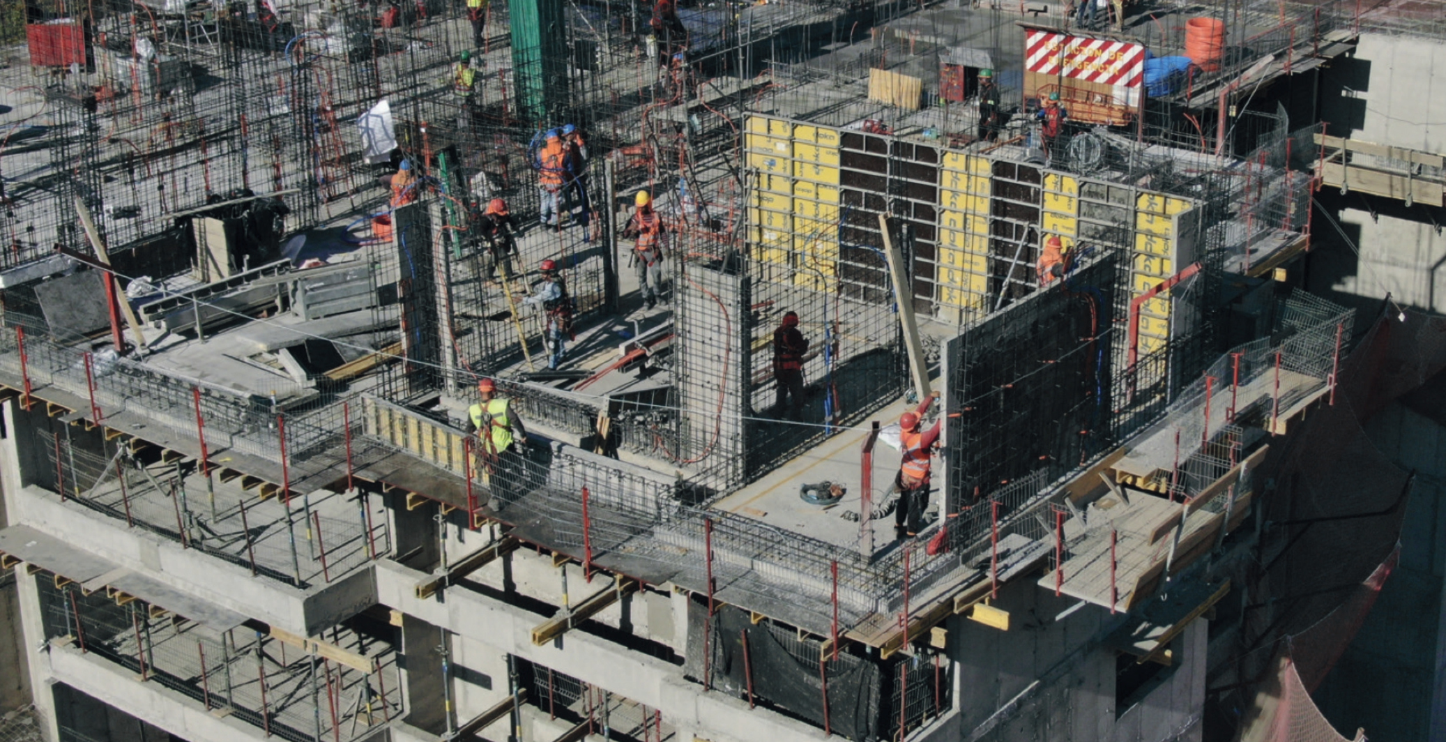 Edificio Christiensen en construcción por Doka